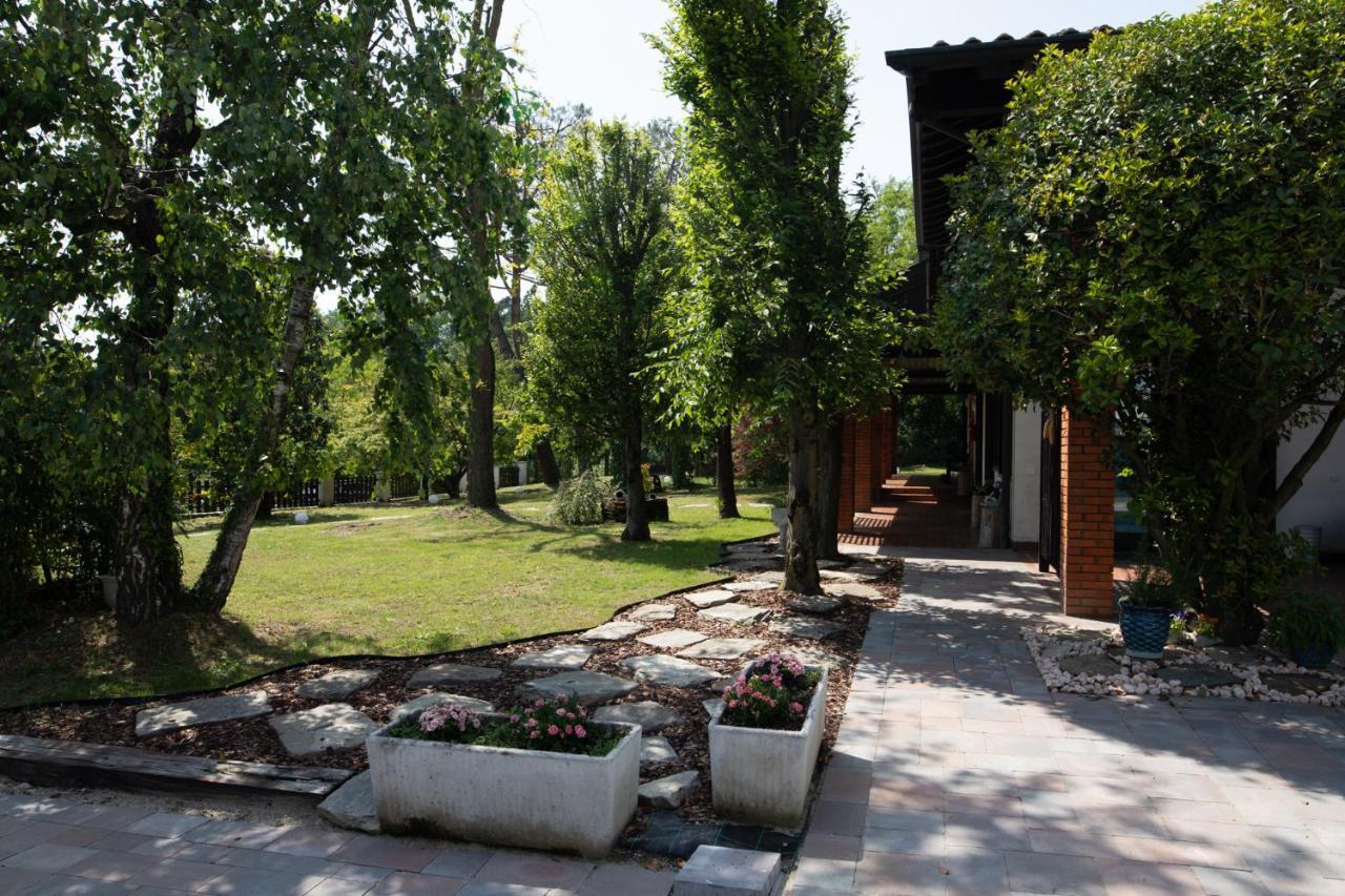 Villa De Alberti Vergiate Exteriér fotografie